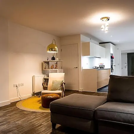 Exquisite Cozy House, Close To Train Station And Amenities Harold Wood Esterno foto
