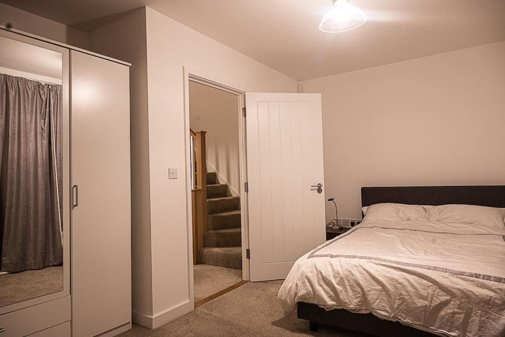 Villa Exquisite Cozy House, Close To Train Station And Amenities Harold Wood