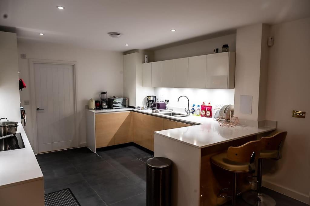 Exquisite Cozy House, Close To Train Station And Amenities Harold Wood